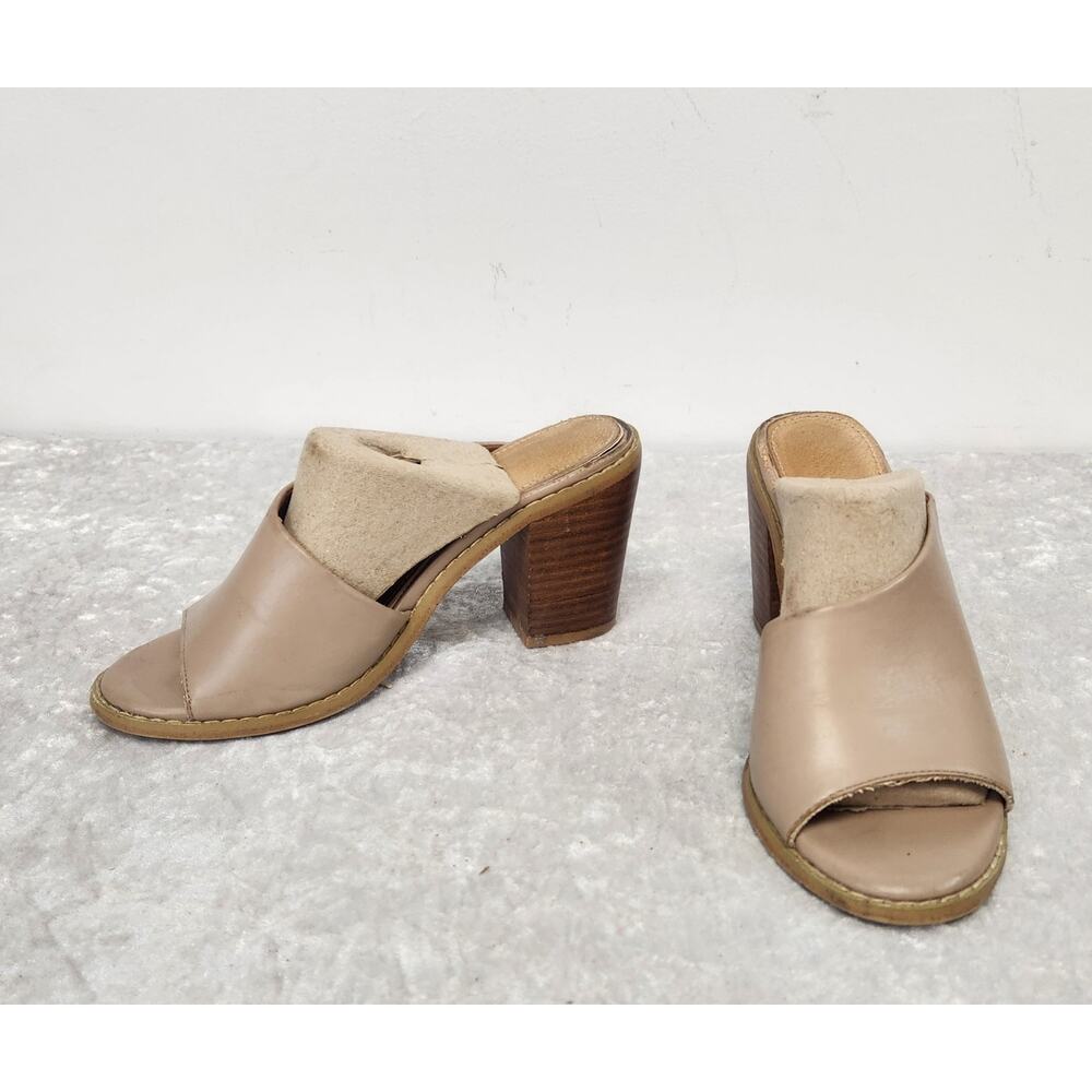 Mi.Mi Womens Beige Block Heel Mule Sandals-Size 6